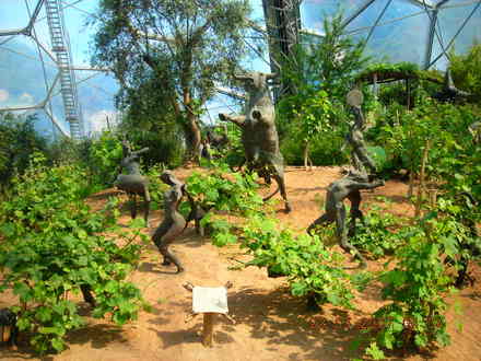 Dancing Maenads.jpg