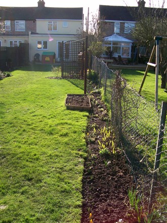 washing_line_bed_from_back_view.jpg